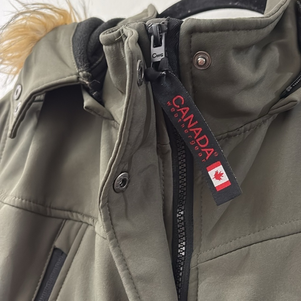 Canada weather Gear women’s winter coat  with Fur Hood - size 2X - army green - Picture 3 of 10